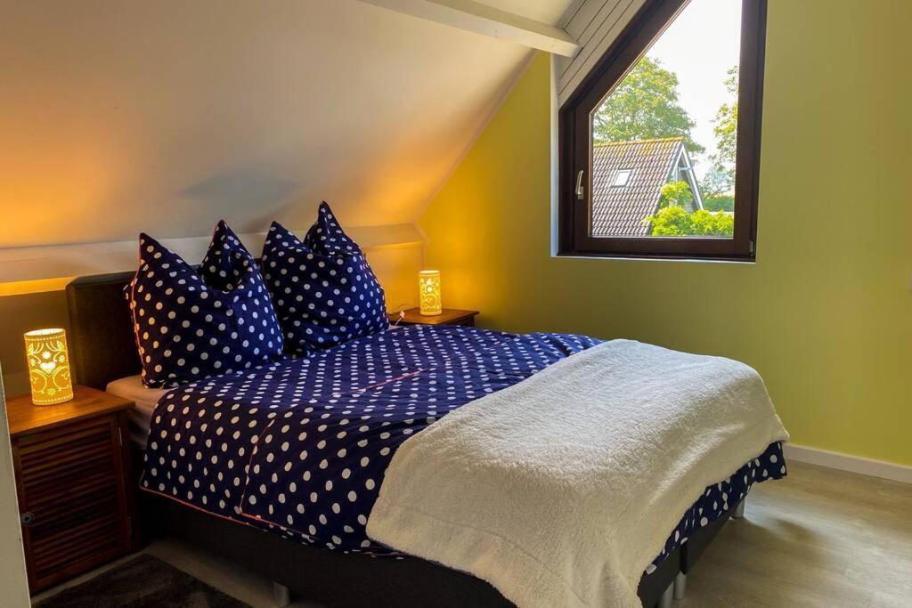 Traumhaftes Geraeumiges Ferienhaus In Meernaehe Bruinisse Exterior foto